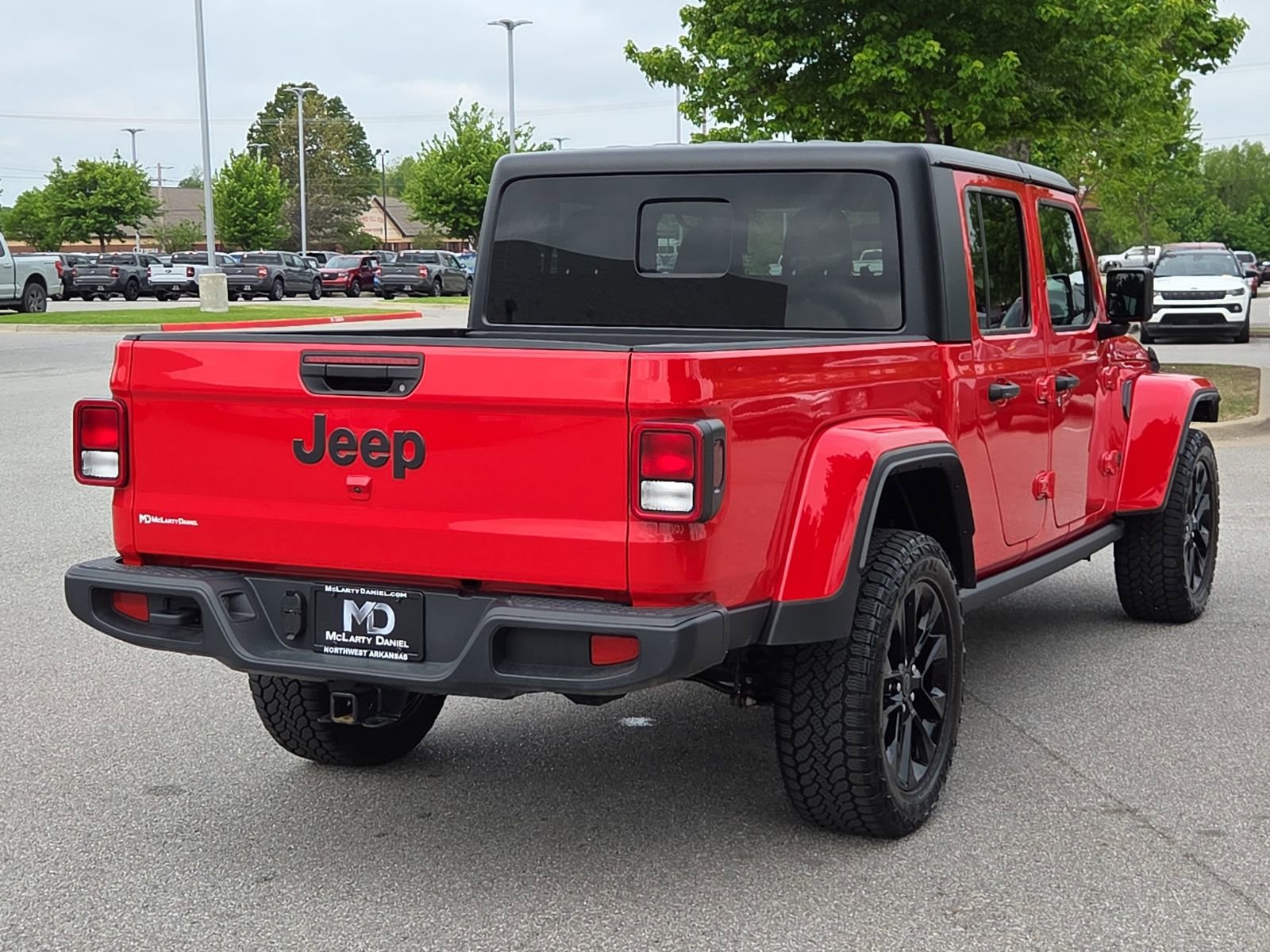 Used 2025 Jeep Gladiator Sport image 5