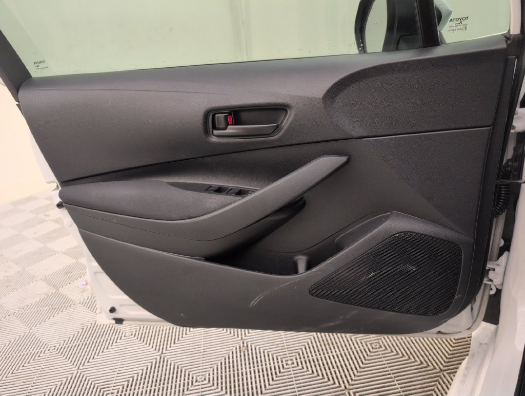 Used 2024 Toyota Corolla LE FWD image 30