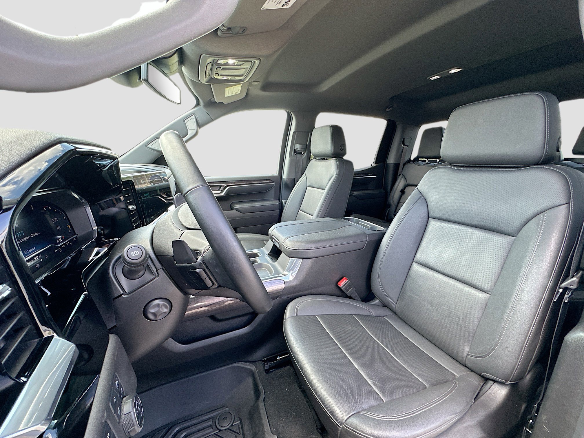 Used 2025 Chevrolet Silverado 1500 LTZ image 22