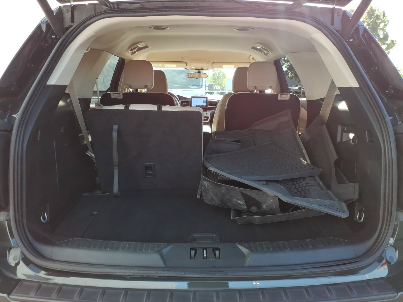 Certified 2023 Ford Explorer XLT w/ Equipment Group 202A AWD/4WD image 8