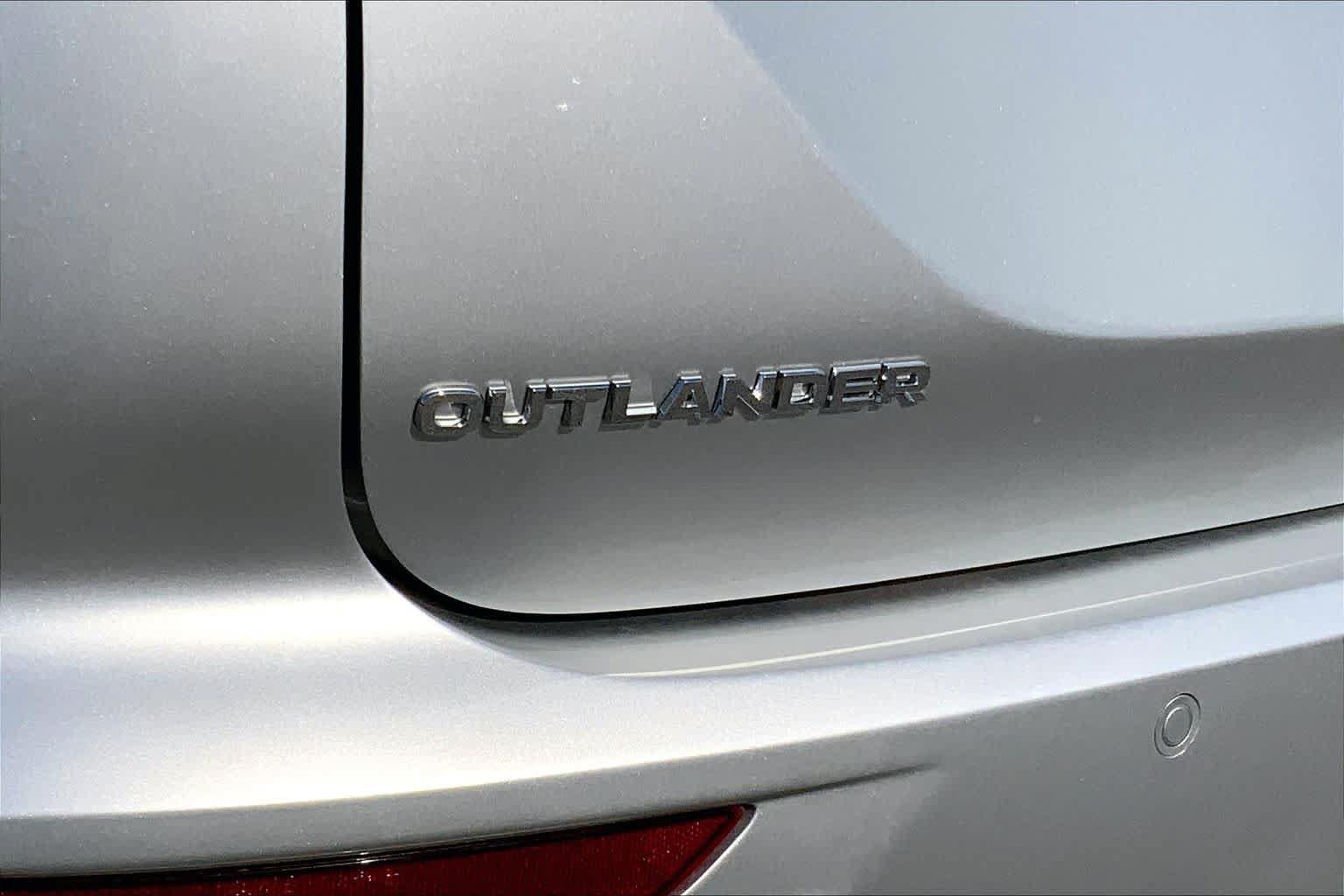 Used 2022 Mitsubishi Outlander SE FWD image 10