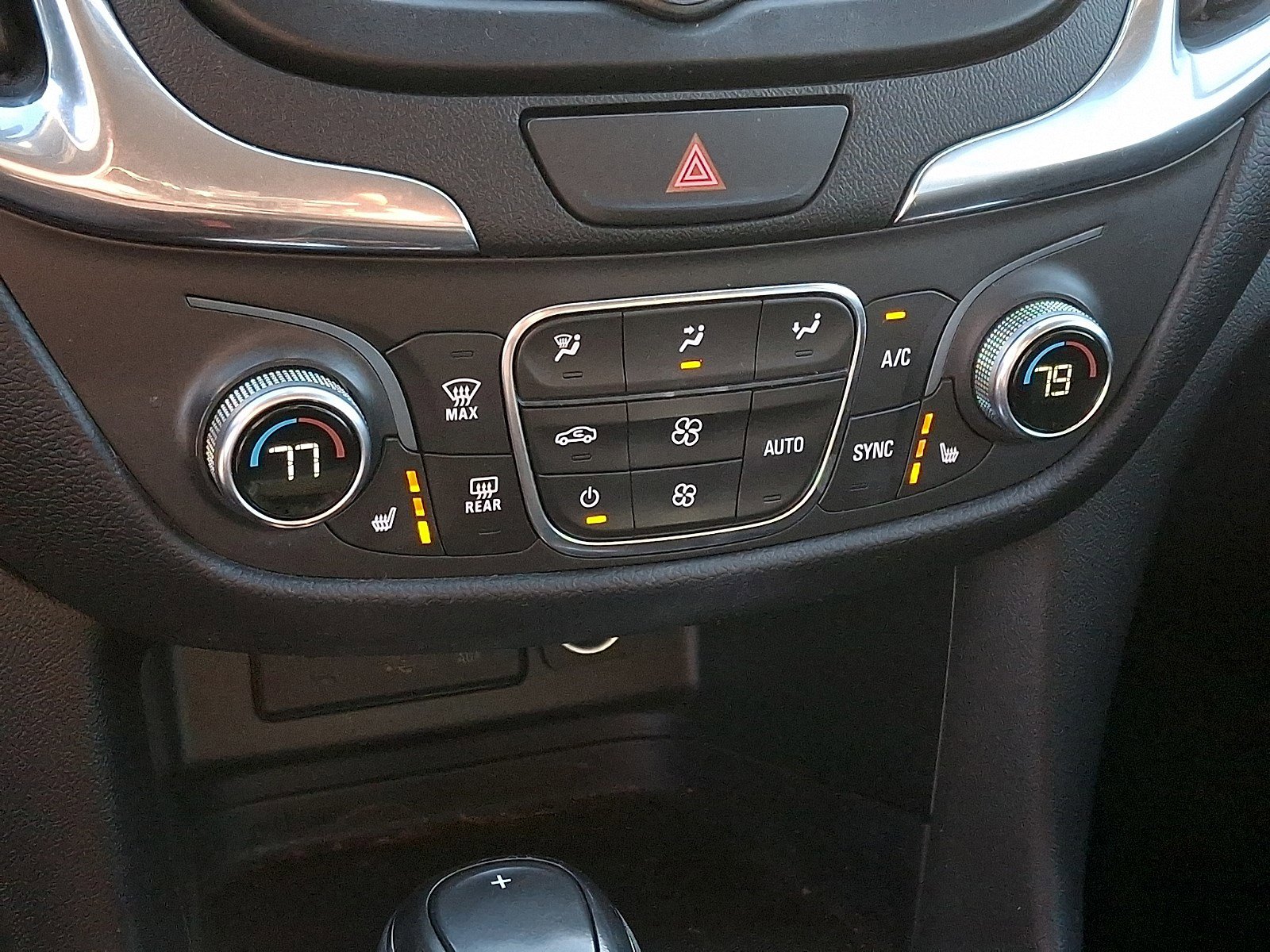 Used 2021 Chevrolet Equinox LT image 14