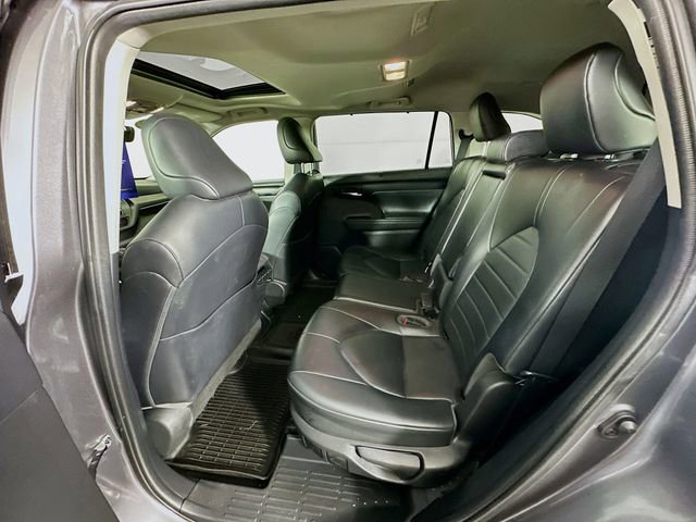 Used 2022 Toyota Highlander XLE image 31