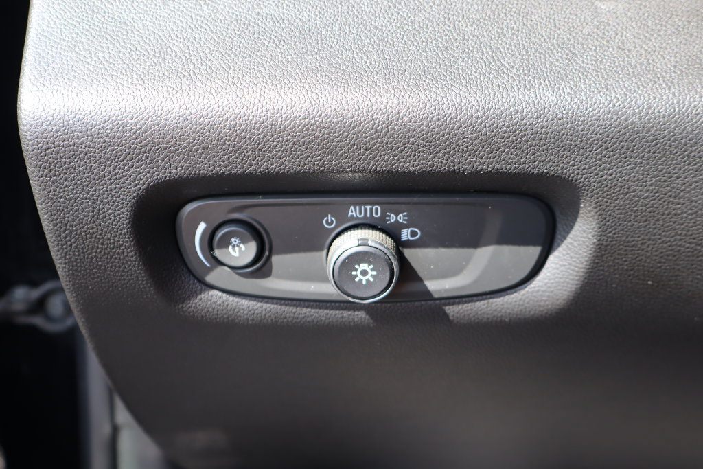 Used 2020 Chevrolet Traverse LS AWD/4WD image 28