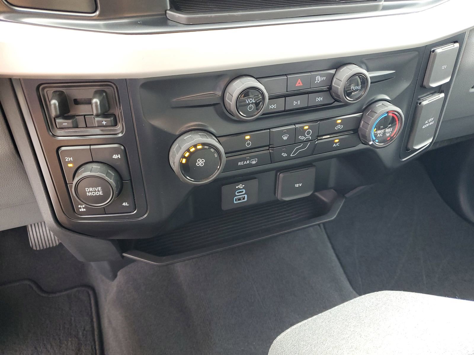 Certified 2025 Ford F350 XLT w/ FX4 Off-Road Package AWD/4WD image 23