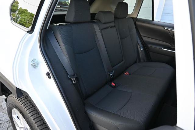 Used 2021 Toyota RAV4 LE AWD/4WD image 23