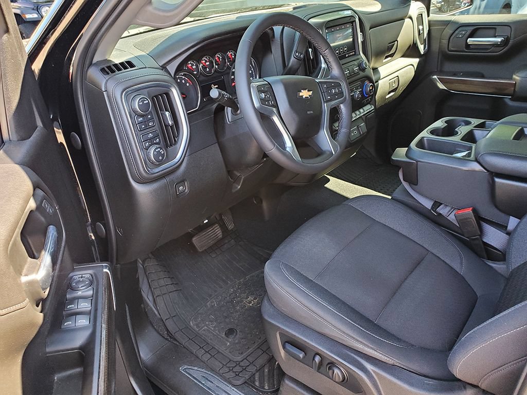 Used 2022 Chevrolet Silverado 1500 LT AWD/4WD image 5