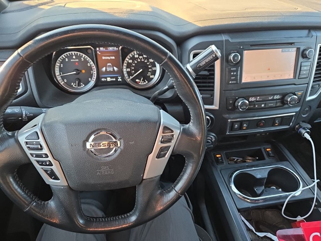 Used 2019 Nissan Titan SV w/ SV Convenience Package image 6
