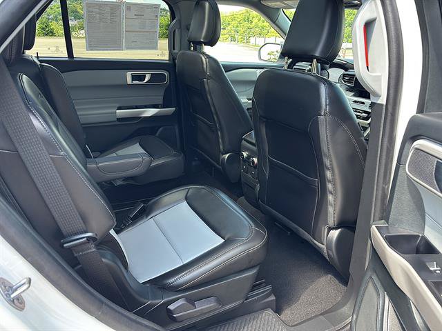 Certified 2024 Ford Explorer XLT w/ Equipment Group 202A AWD/4WD image 19