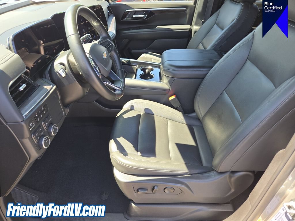 Used 2025 Chevrolet Suburban LT AWD/4WD image 11