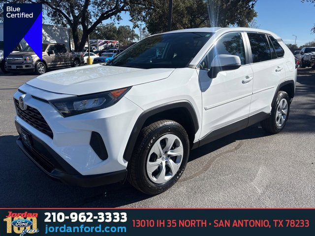 Used 2022 Toyota RAV4 LE image 1