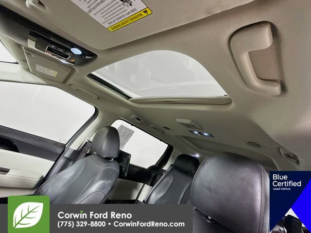 Used 2024 Kia Carnival SX Prestige image 27