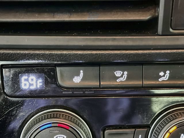 Used 2023 Volkswagen Jetta SE FWD image 23