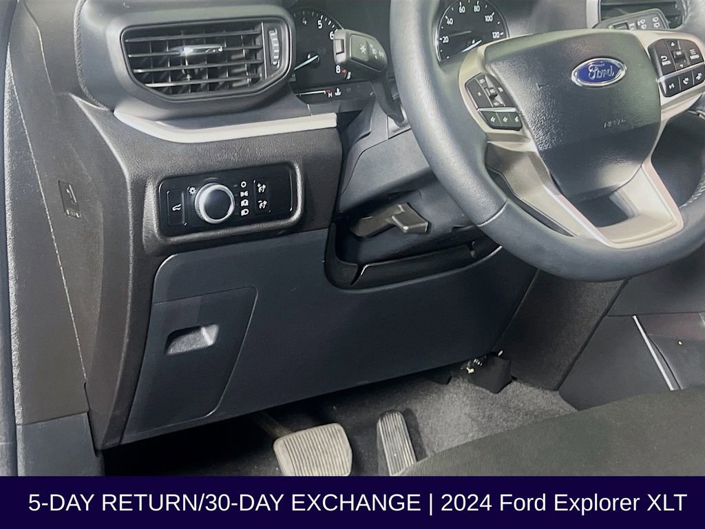 Certified 2024 Ford Explorer XLT AWD/4WD image 12