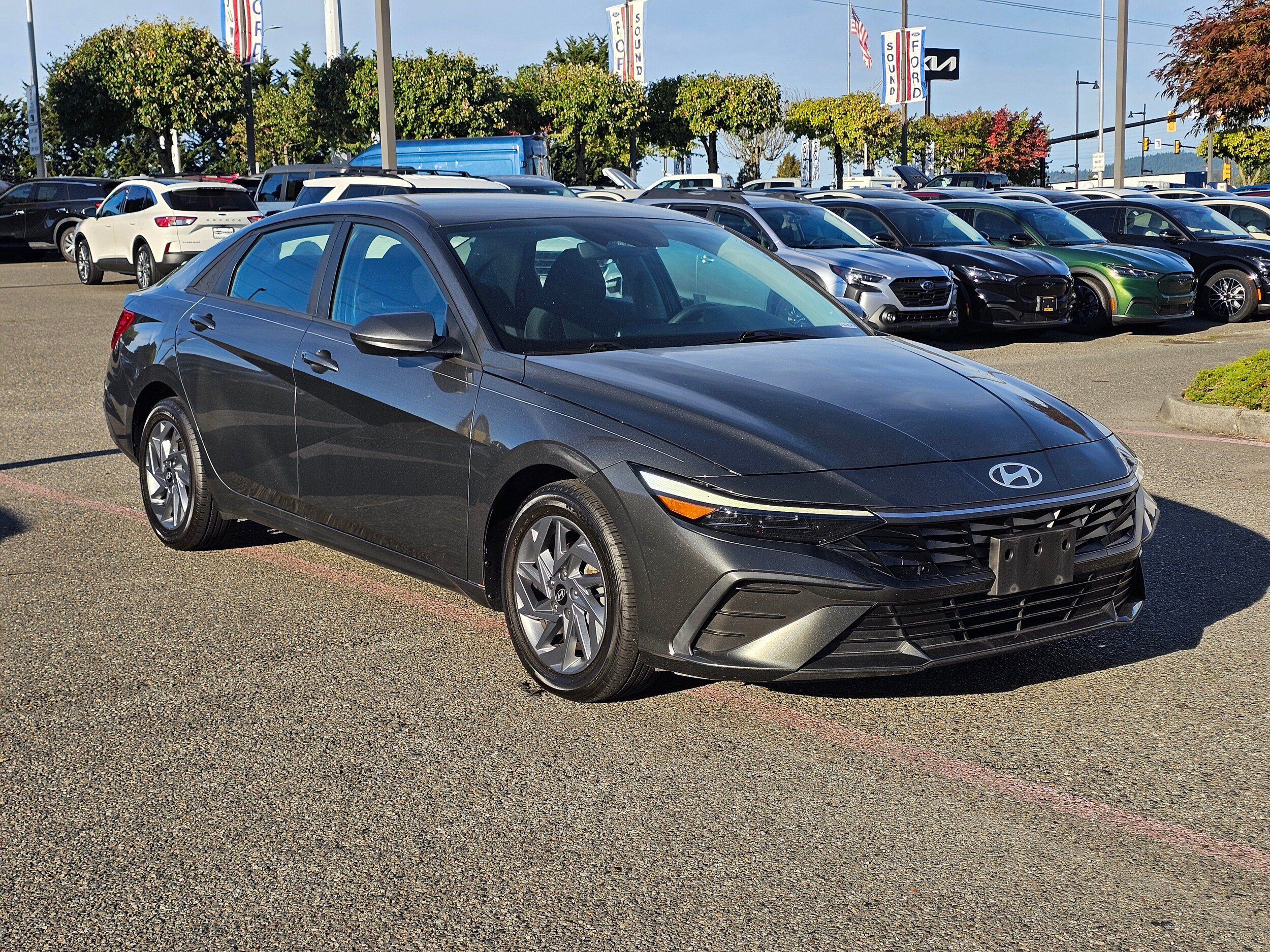 Used 2024 Hyundai Elantra SEL FWD image 3