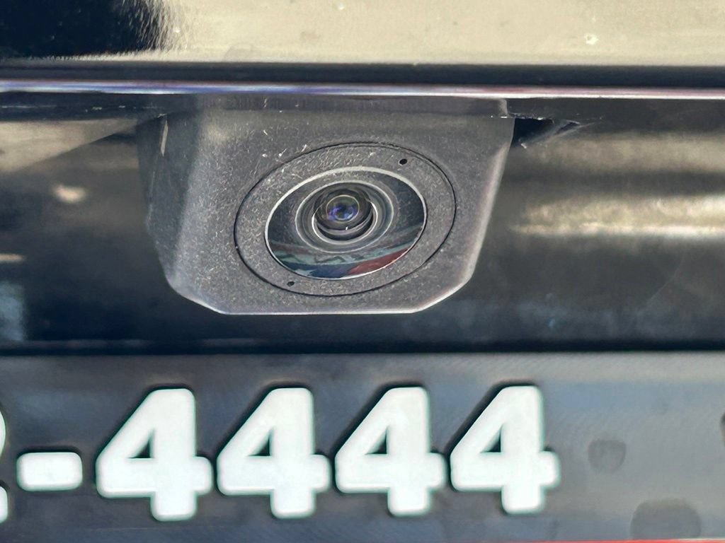 Used 2018 Toyota RAV4 LE FWD image 21