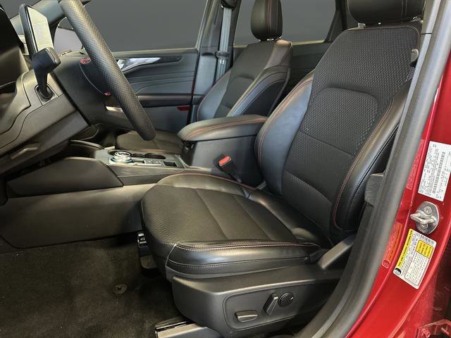 Certified 2025 Ford Escape ST-Line Elite image 9
