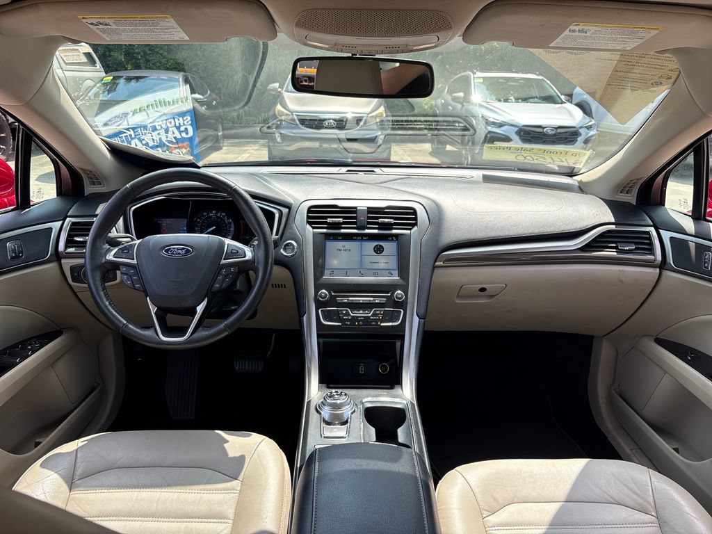 Certified 2017 Ford Fusion SE w/ Fusion SE Technology Package FWD image 7