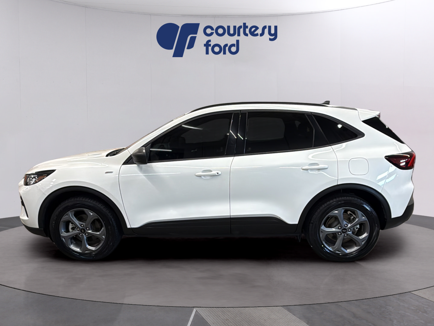 Certified 2025 Ford Escape ST-Line w/ Tech Pack #1 AWD/4WD image 4