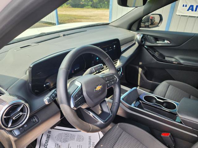 Used 2025 Chevrolet Equinox LT w/ Safety and Technology Package FWD image 11