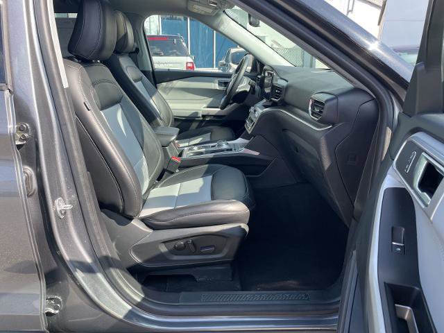 Certified 2022 Ford Explorer XLT w/ Equipment Group 202A image 13