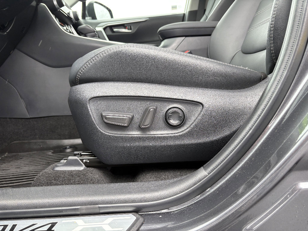 Used 2025 Toyota RAV4 XLE Premium w/ Weather Package AWD/4WD image 17