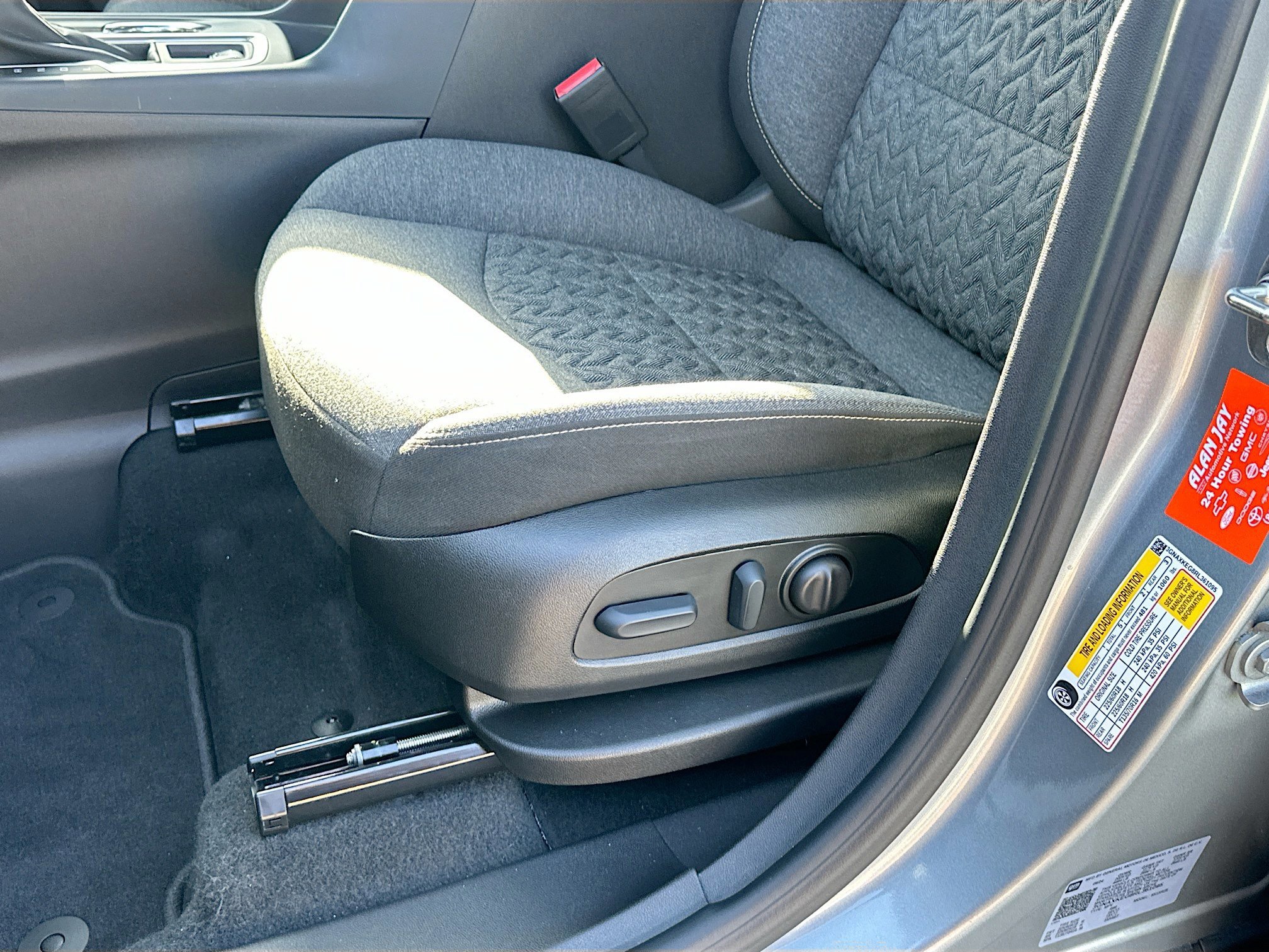 Used 2024 Chevrolet Equinox LT image 18