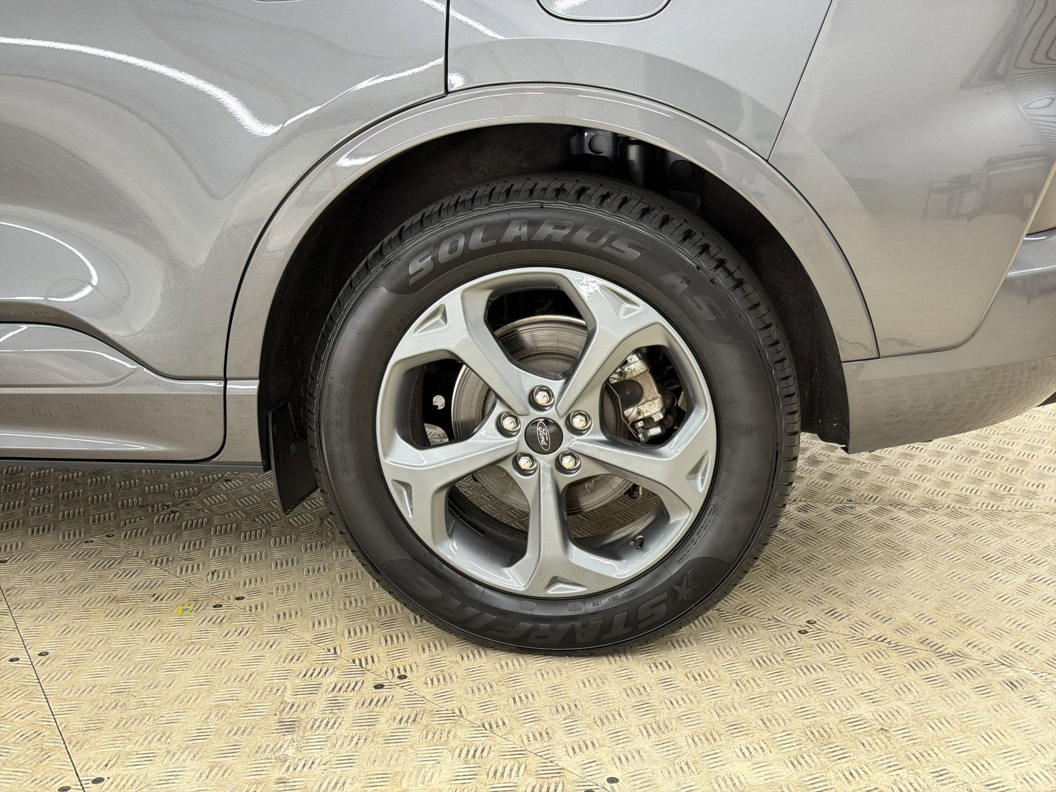 Certified 2024 Ford Escape ST-Line AWD/4WD image 11