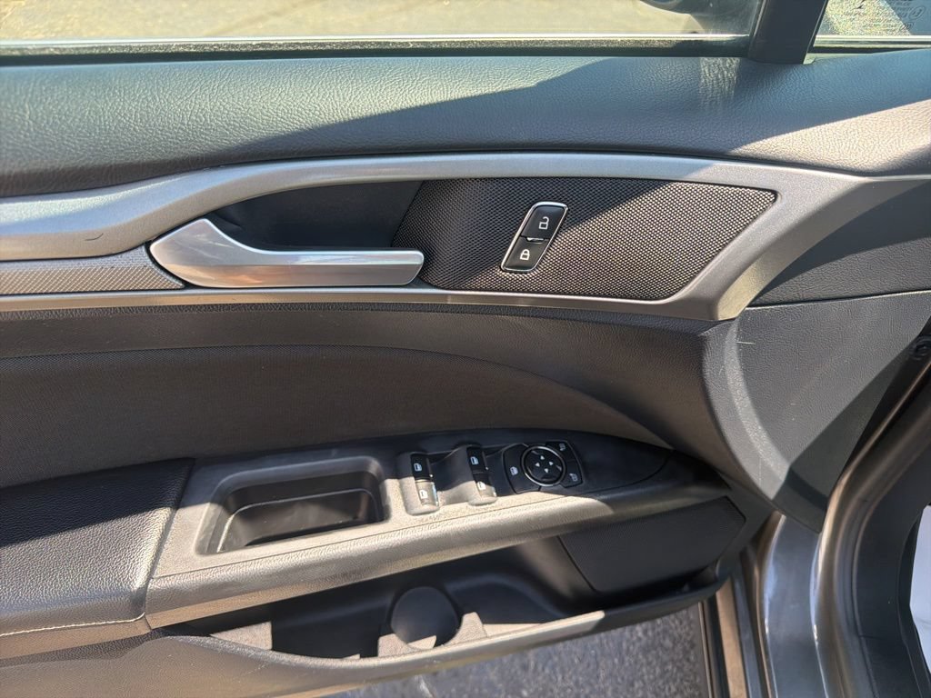 Certified 2019 Ford Fusion SE FWD image 22
