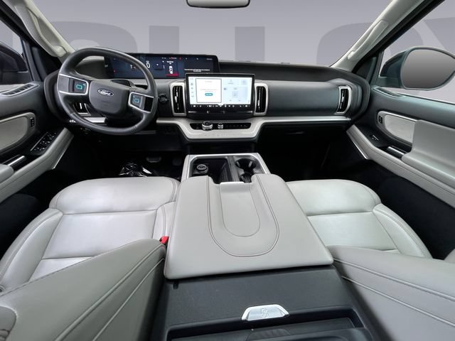 Certified 2025 Ford Expedition Active AWD/4WD image 12