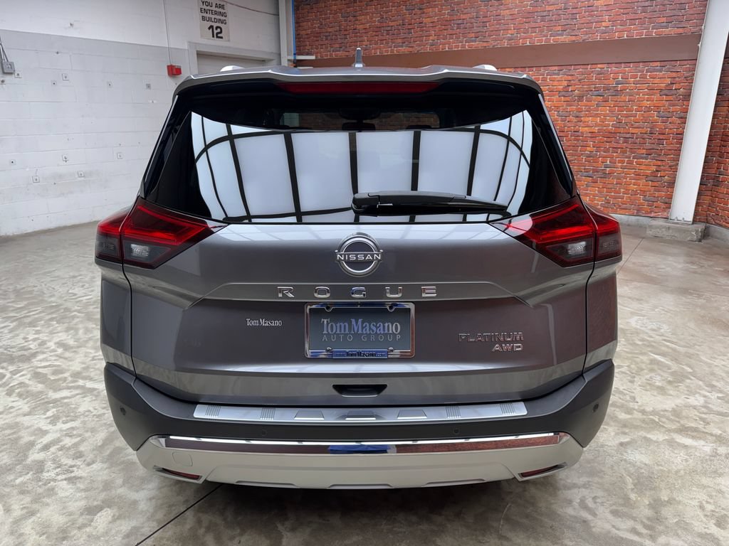 Used 2022 Nissan Rogue Platinum w/ Head-Up Display Package AWD/4WD image 4