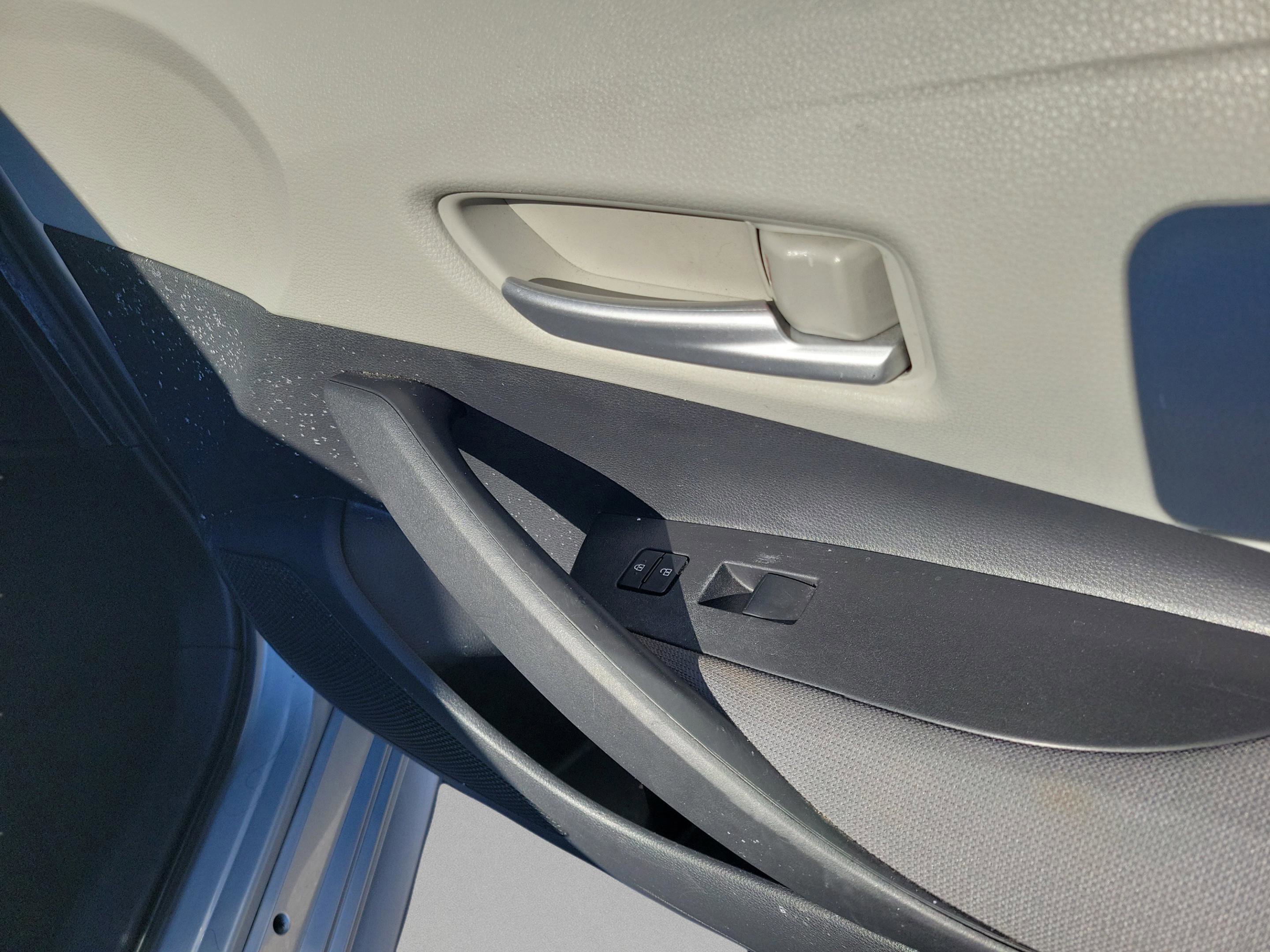 Used 2021 Toyota Corolla LE image 10