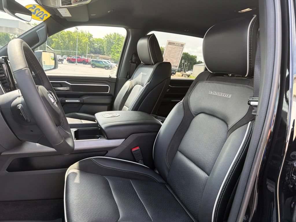 Used 2025 RAM 1500 Laramie w/ Sport Appearance Package AWD/4WD image 12