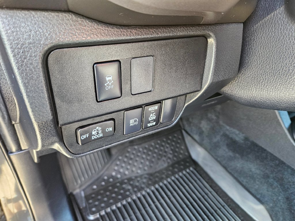 Used 2022 Toyota Tacoma TRD Off-Road AWD/4WD image 23