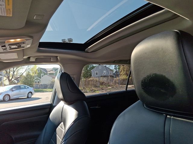 Used 2022 Toyota Highlander XLE AWD/4WD image 14