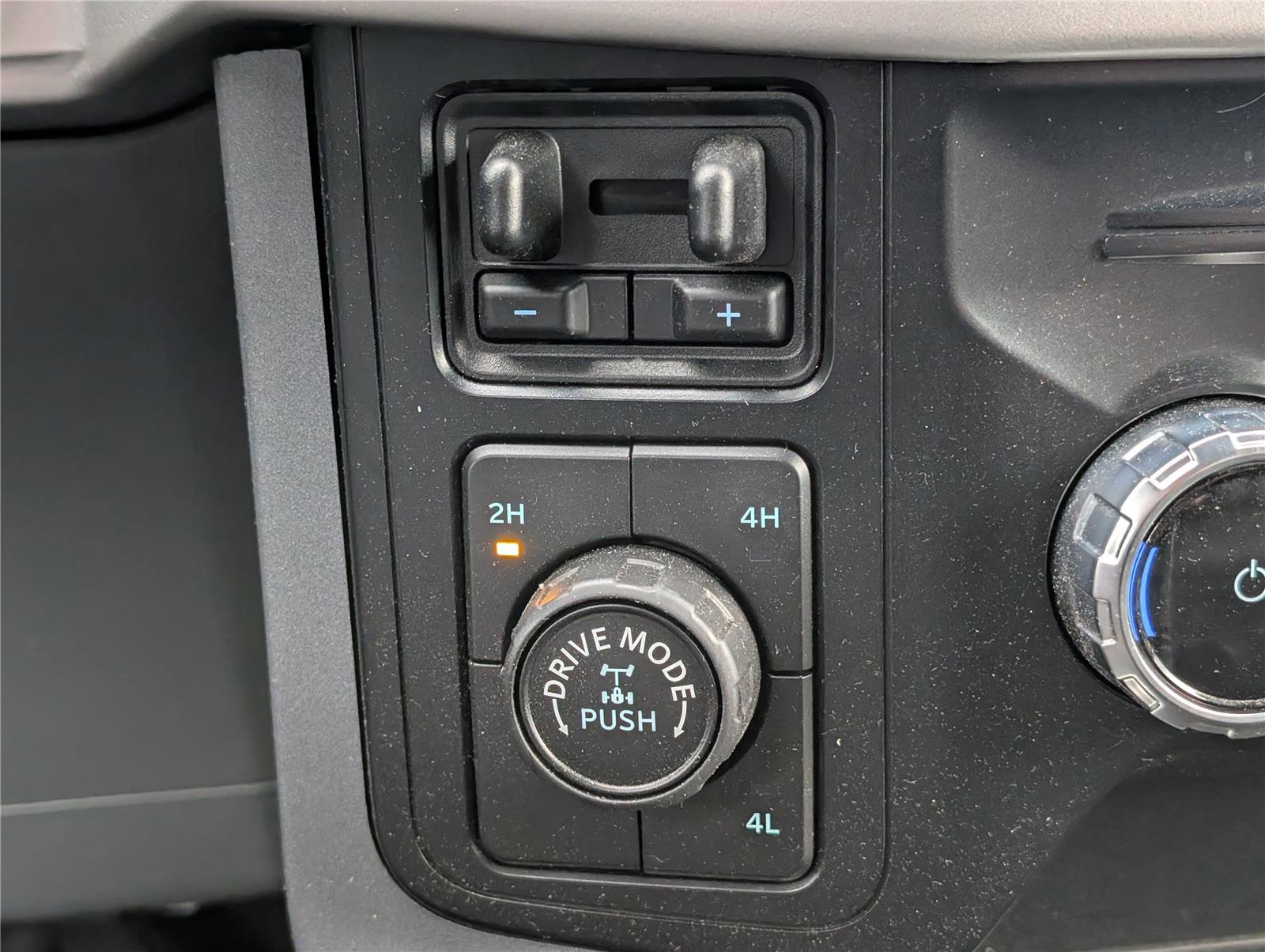 Certified 2022 Ford F150 XLT w/ Equipment Group 302A High image 24