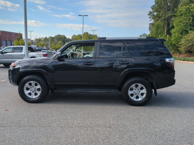 Used 2022 Toyota 4Runner SR5 AWD/4WD image 7
