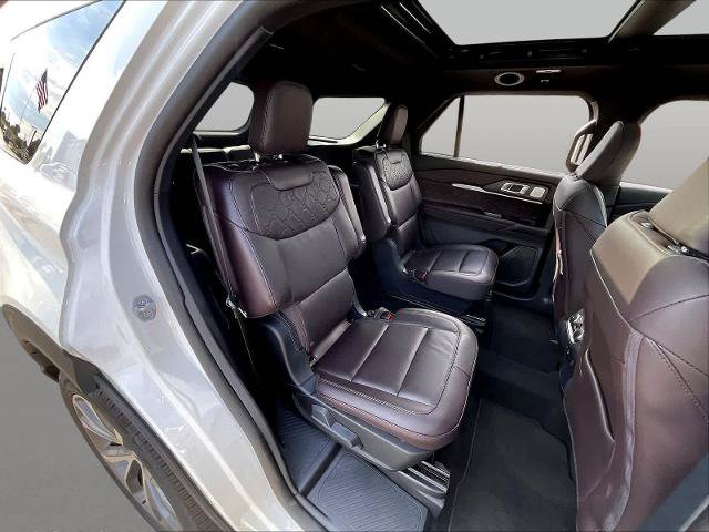 Certified 2025 Ford Explorer Platinum w/ Ultimate Package AWD/4WD image 27