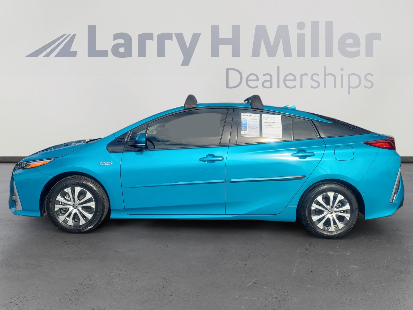 Used 2020 Toyota Prius Prime Limited image 2