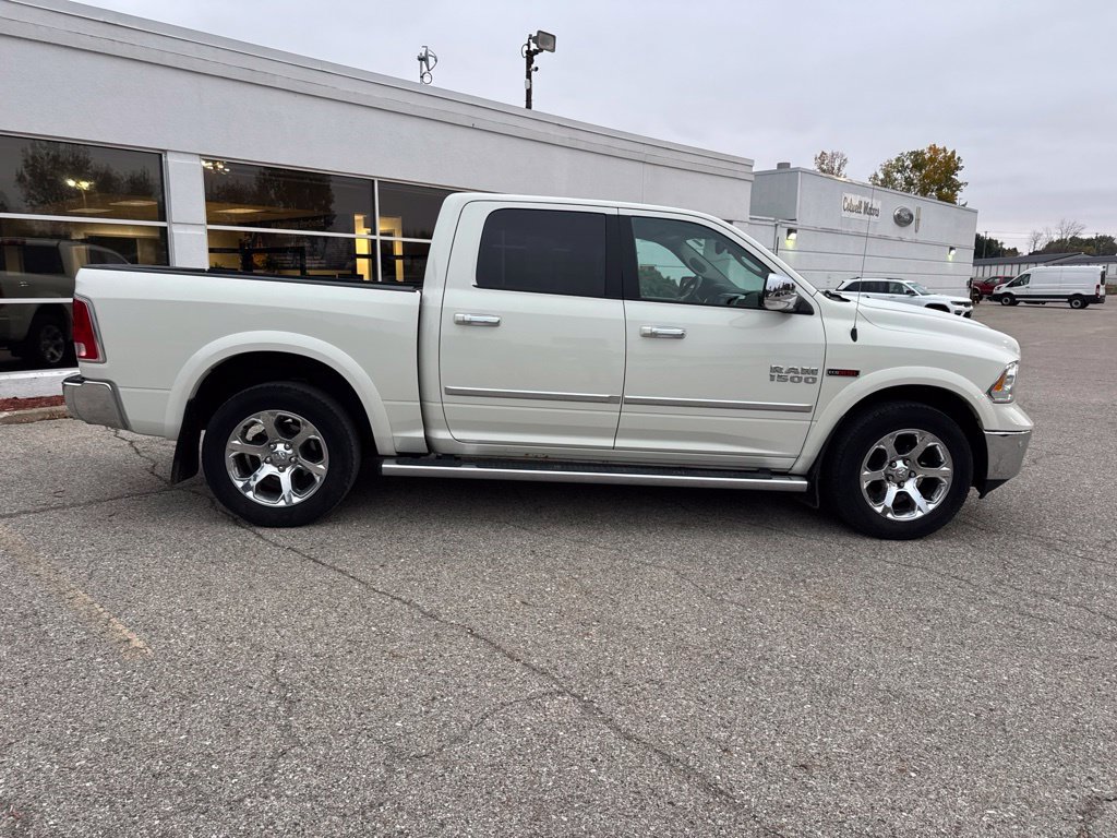 Used 2018 RAM 1500 Laramie w/ Convenience Group AWD/4WD image 2