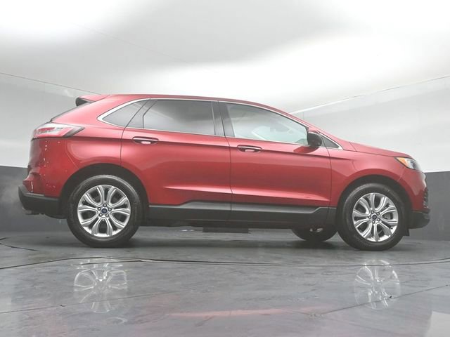 Certified 2022 Ford Edge Titanium w/ Class II Trailer Tow Package image 17