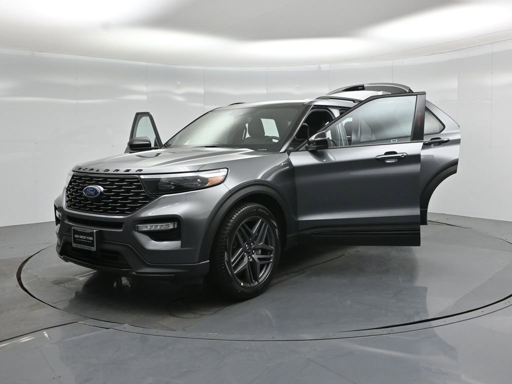 Certified 2024 Ford Explorer ST-Line w/ Class IV Trailer Tow Package RWD image 26