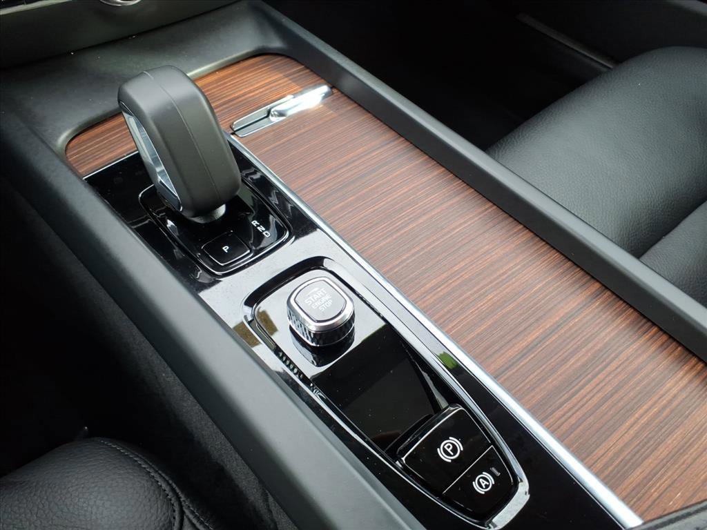 Used 2024 Volvo S60 B5 Plus image 23