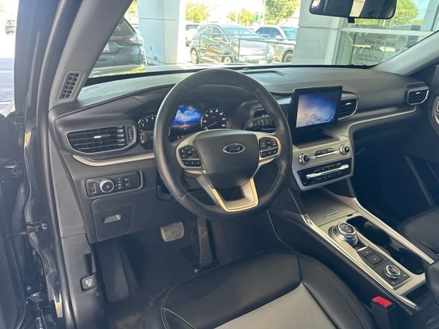 Certified 2023 Ford Explorer XLT w/ Equipment Group 202A AWD/4WD image 6