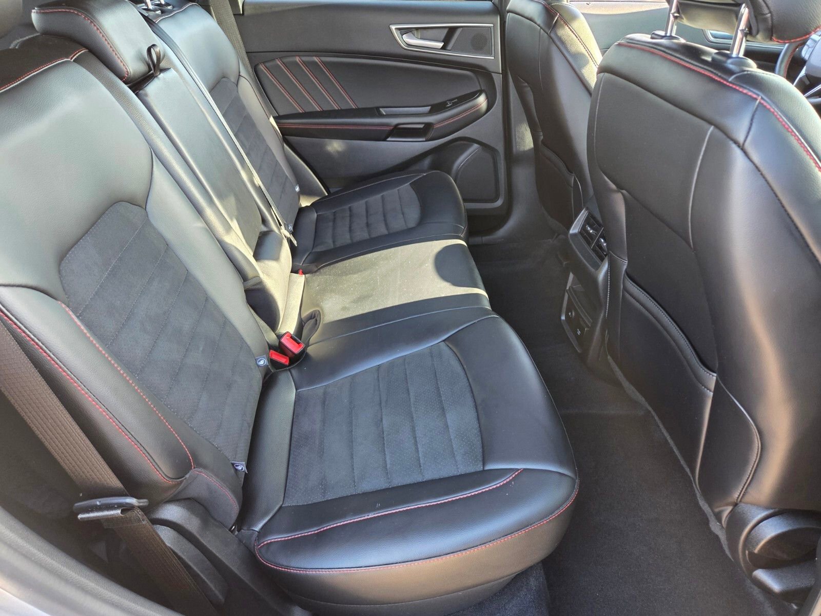 Certified 2024 Ford Edge ST-Line image 14