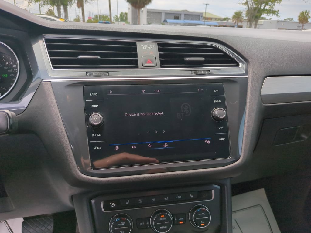 Used 2021 Volkswagen Tiguan SE FWD image 24