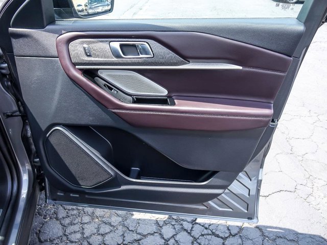Certified 2025 Ford Explorer Platinum image 33