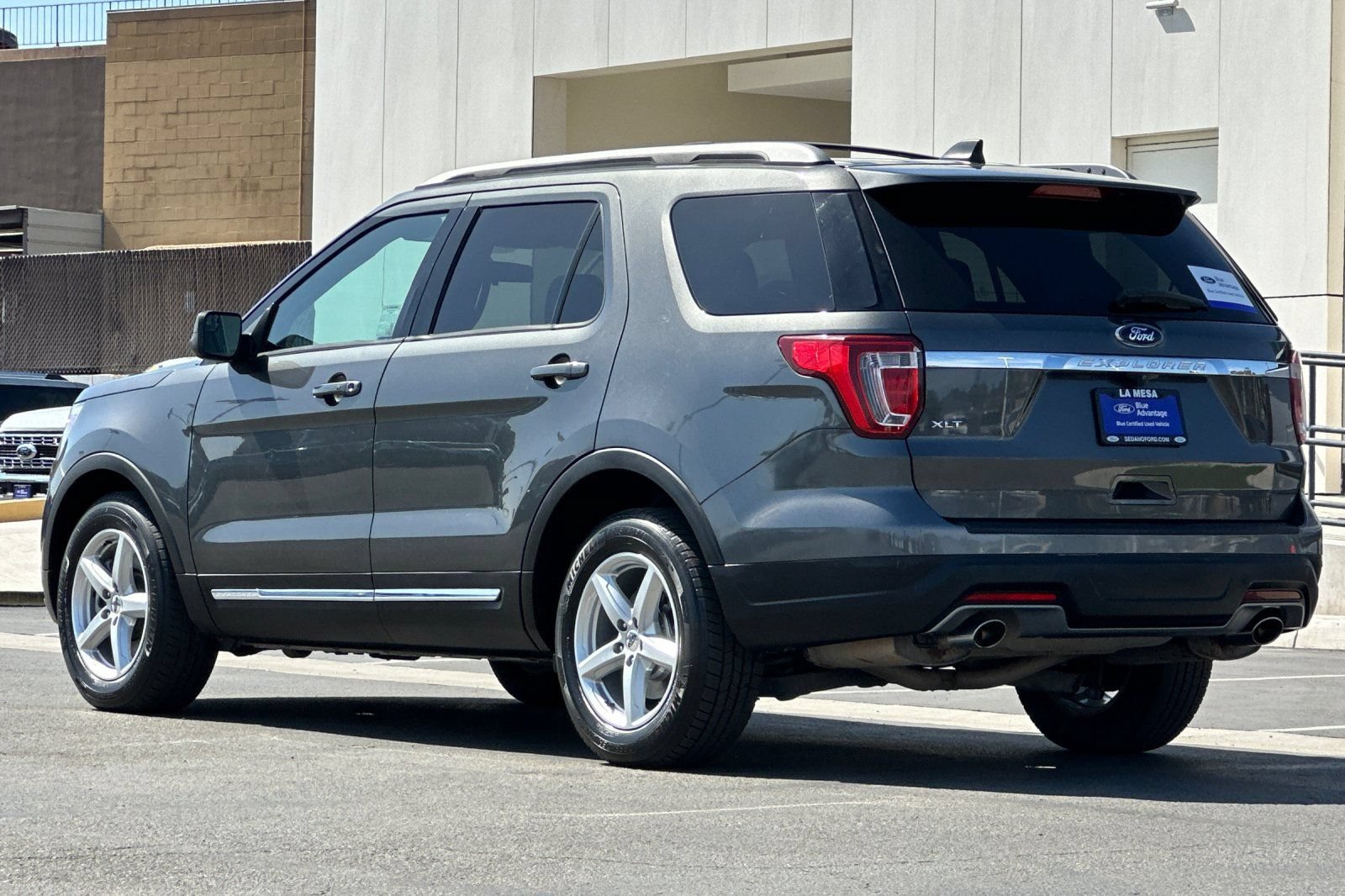 Certified 2018 Ford Explorer XLT FWD image 5