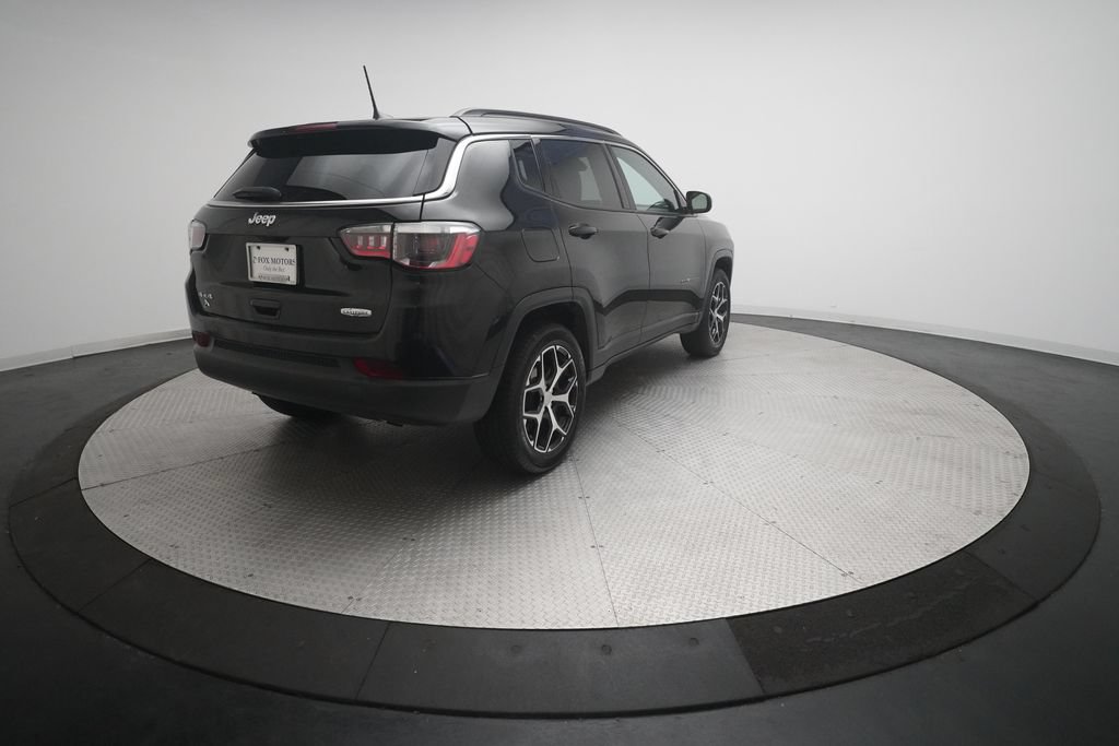 Used 2024 Jeep Compass Latitude AWD/4WD image 34
