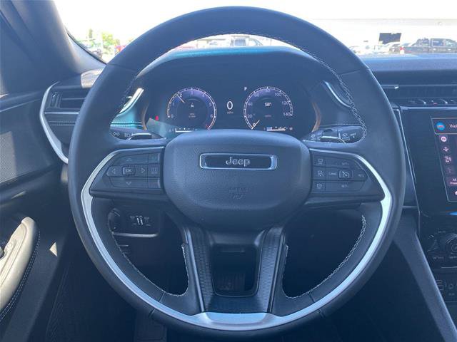 Used 2025 Jeep Grand Cherokee Altitude AWD/4WD image 18